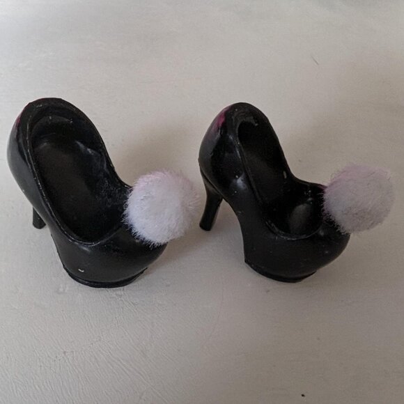 Lot of Strawberry Shortcake Shoes - Picture 2 of 4